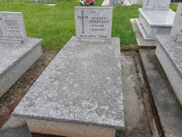 Grób Wincenty Nieznany