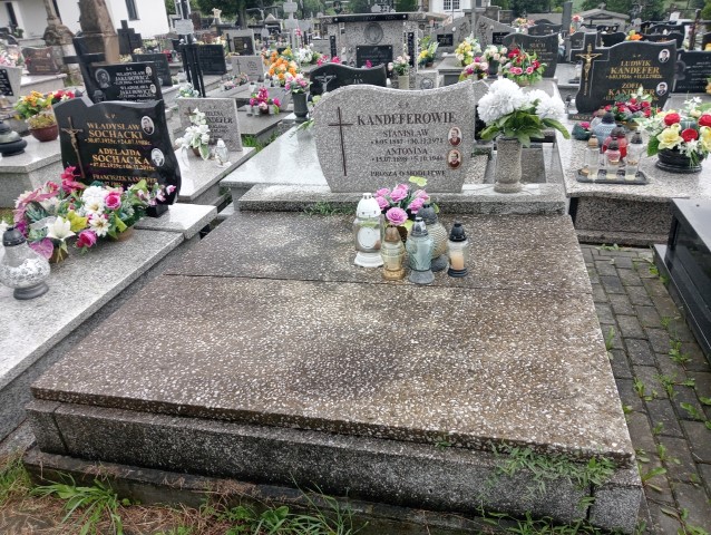 Grób Antonina Kandefer