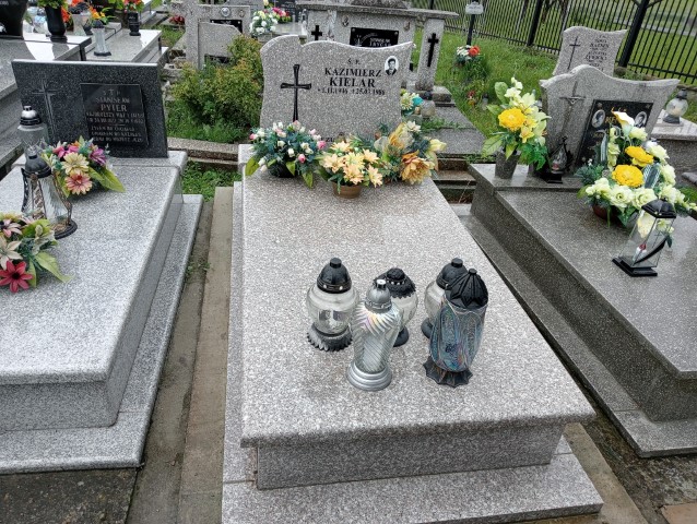 Grób Kazimierz Kielar